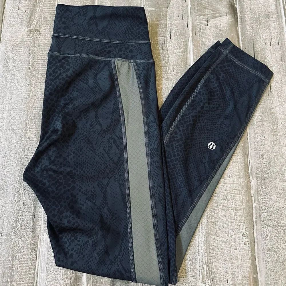Lululemon Snake Print Black Active Leggings